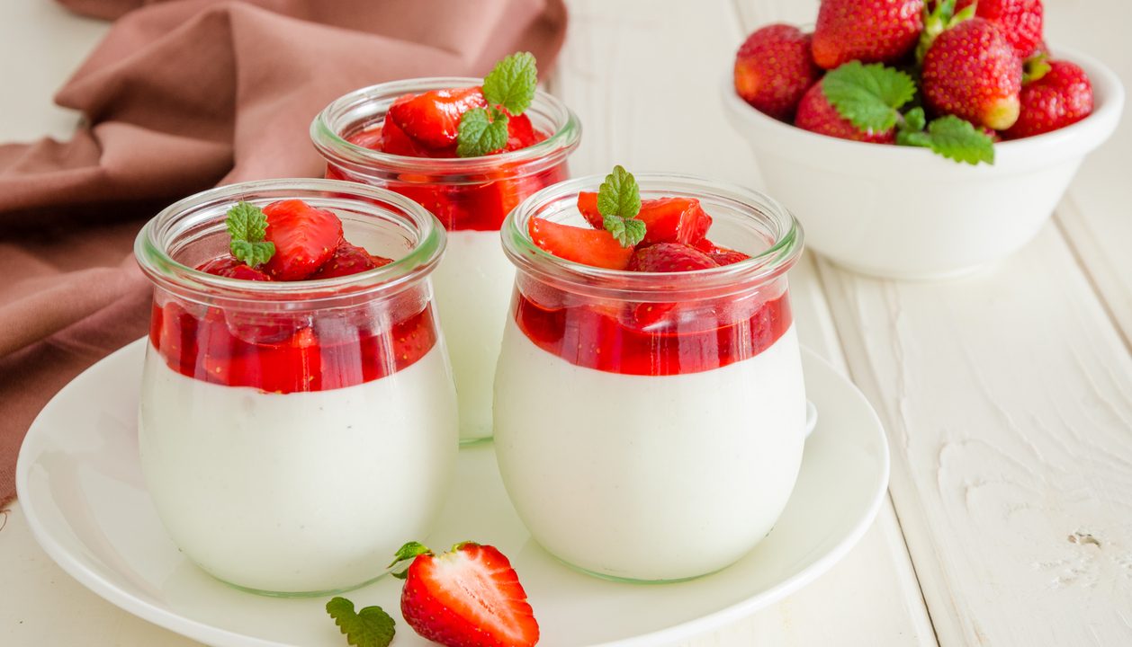 Erdbeer-Panna Cotta: So gelingt der italienische Klassiker fruchtig und fein