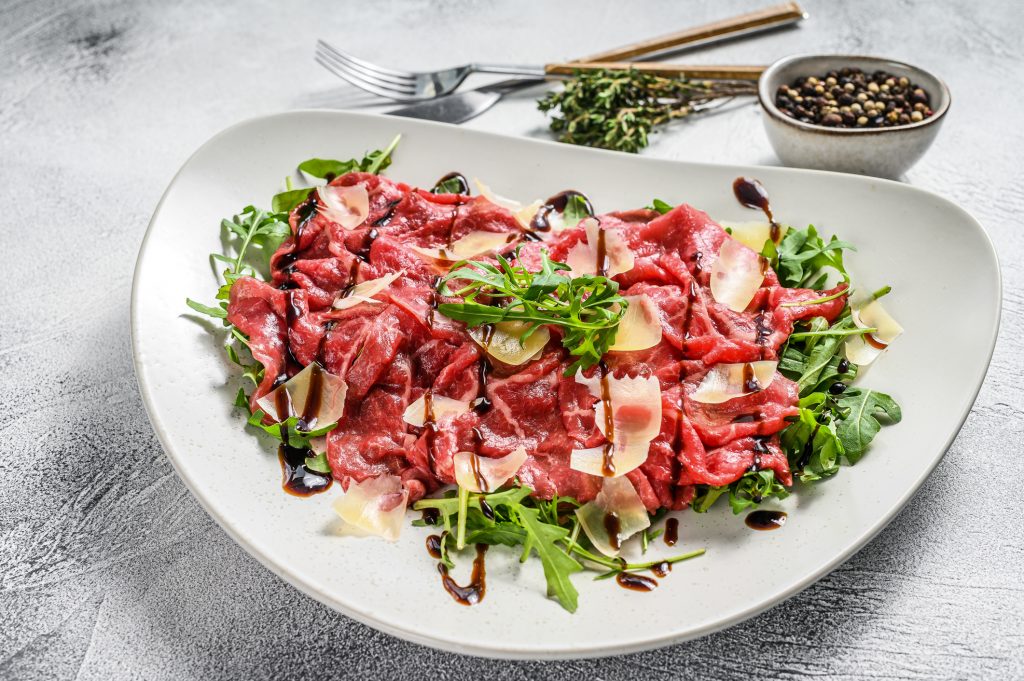 Rindfleisch-Carpaccio - Bildnachweis: Vladimir Mironov – Stock-ID: 1288606703 – Lizenz erworben am: 05.06.2025