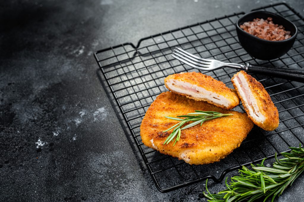 Schnitzel Cordon Bleu - Bildnachweis: Vladimir Mironov – Stock-ID: 1475518179 – Lizenz erworben am: 05.06.2025