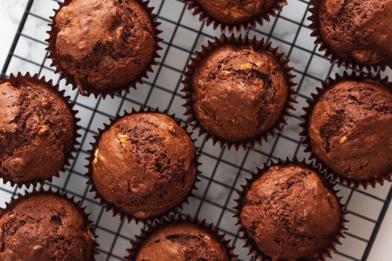 Schokoladen-Muffins – saftig, hoch aufgegangen und voll lecker