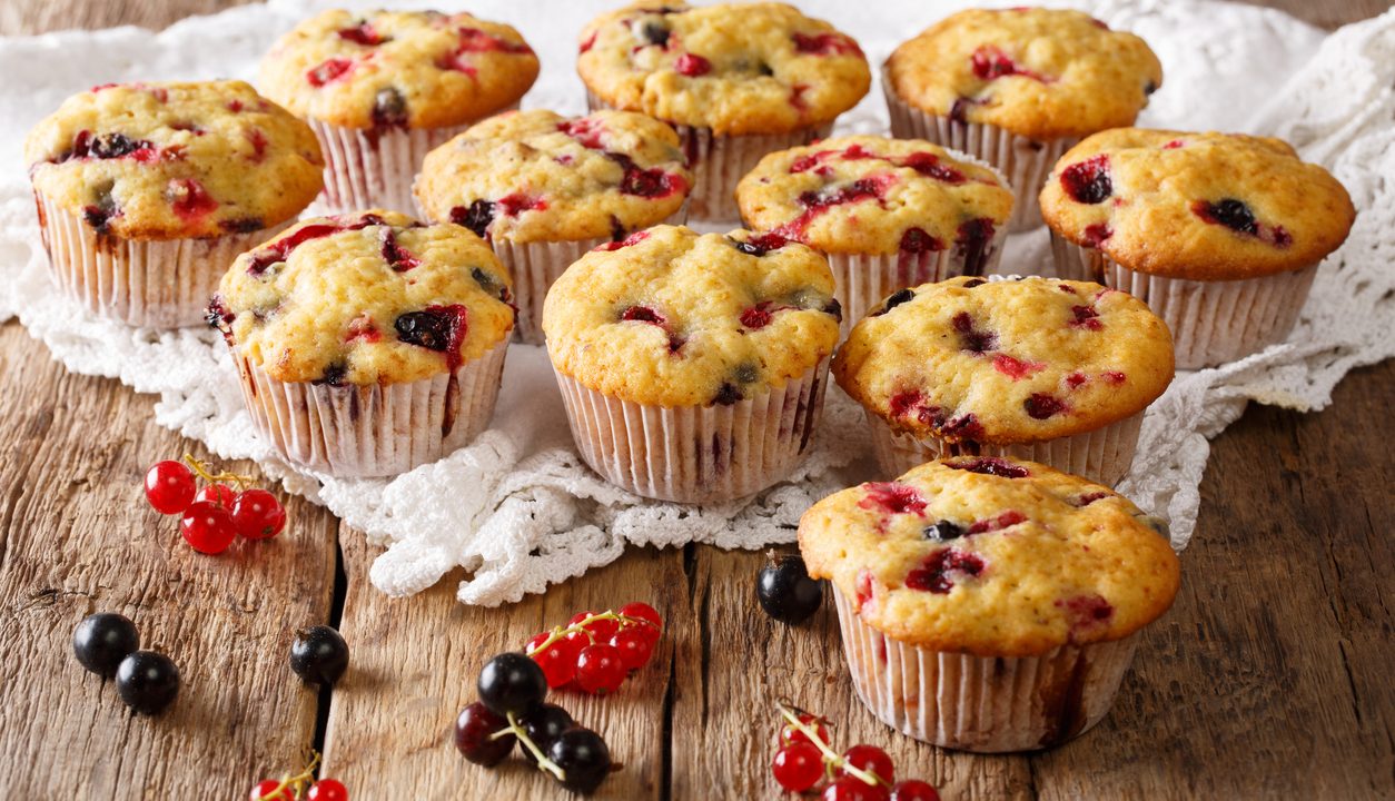 Einfache Johannisbeer-Muffins: fruchtig, saftig und schnell zubereitet