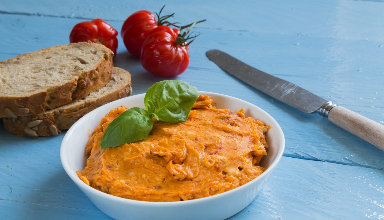 Tomatenbutter: würzig, cremig und schnell selbst gemacht