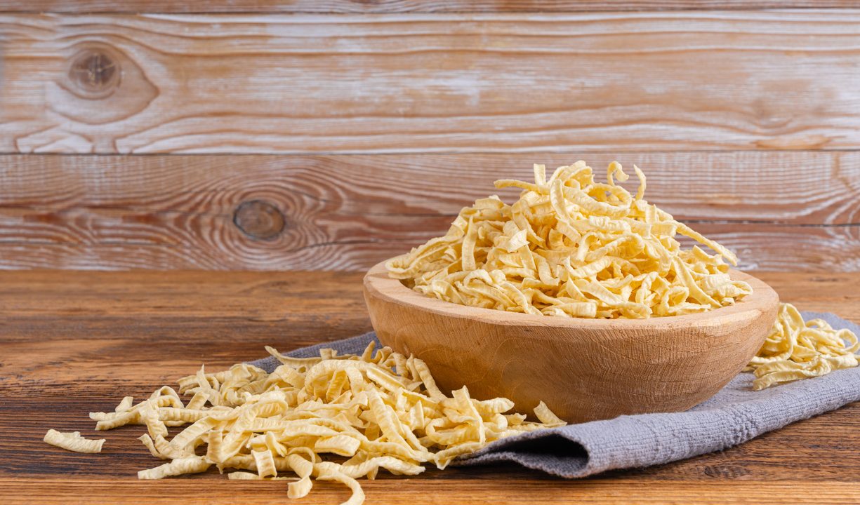 Hausgemachte Spätzle – einfacher Grundteig zum Selbermachen