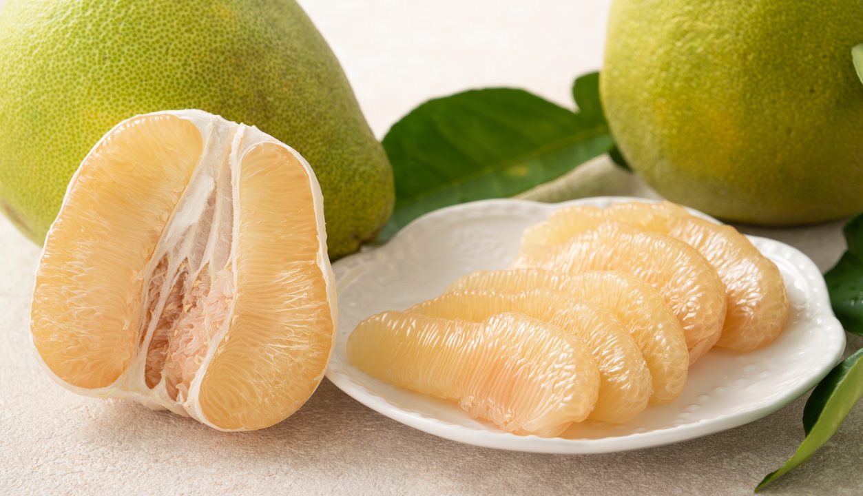 Pomelo: Warum diese große Zitrusfrucht so erfrischend und besonders ist