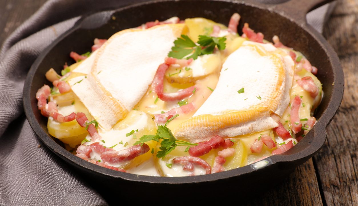 Tartiflette: Der französische Kartoffelauflauf mit Käse, Speck und viel Geschmack