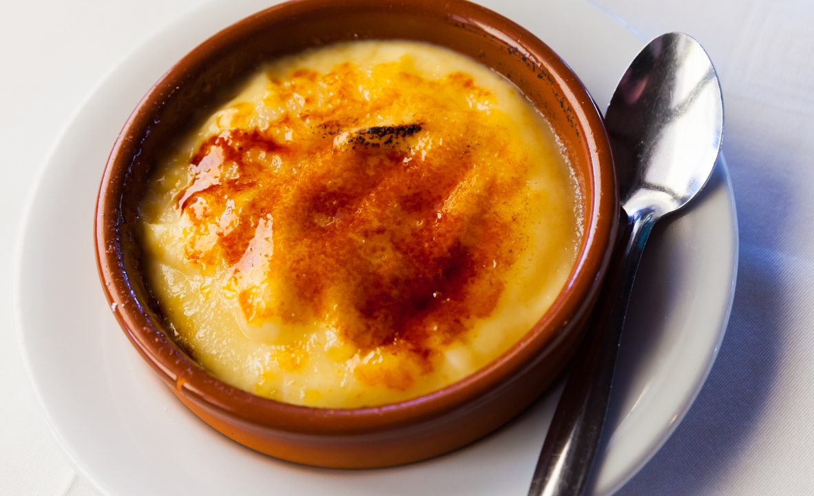 Crema catalana – Klassisches Dessert mit Zitrusduft und Karamellkruste