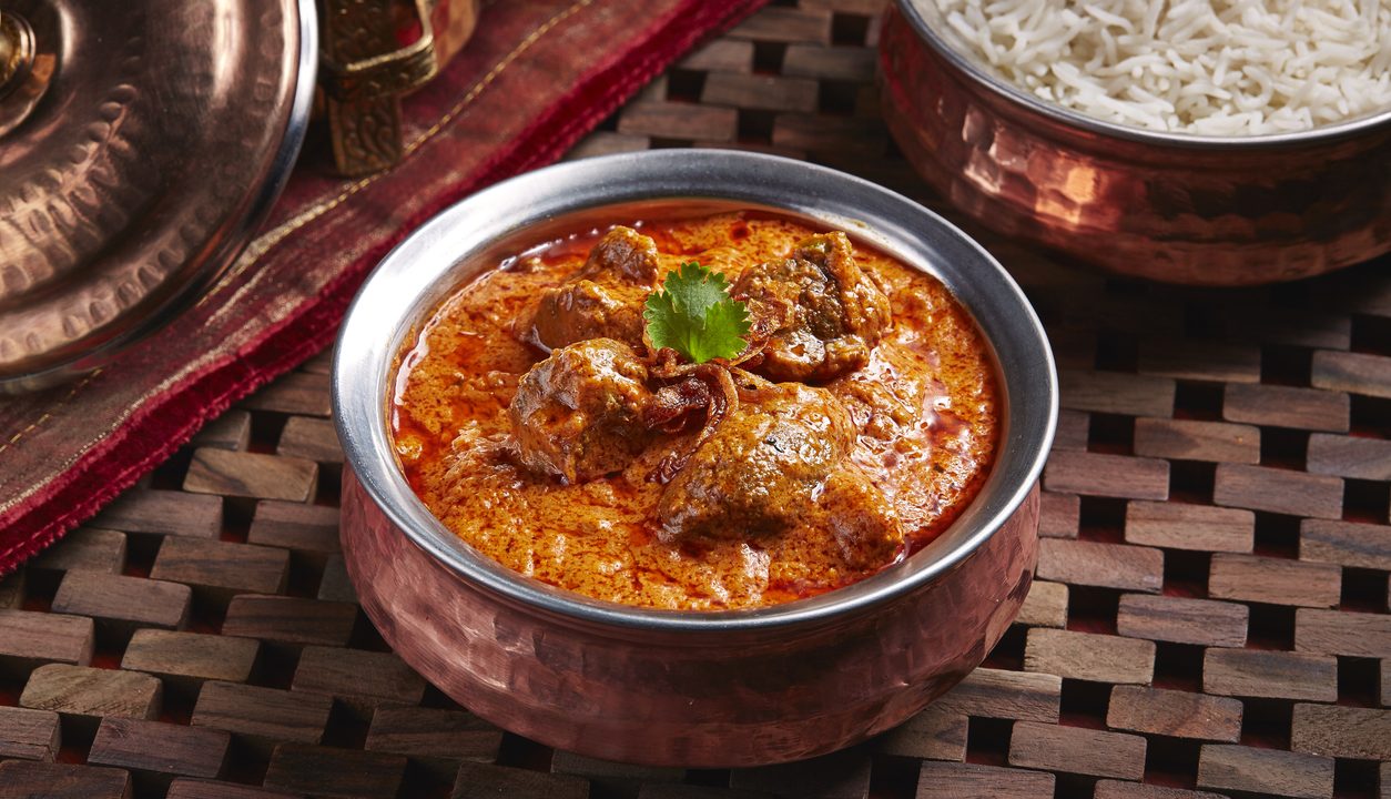 Rogan Josh: Aromatisches Curry mit zartem Fleisch und intensiven Gewürzen