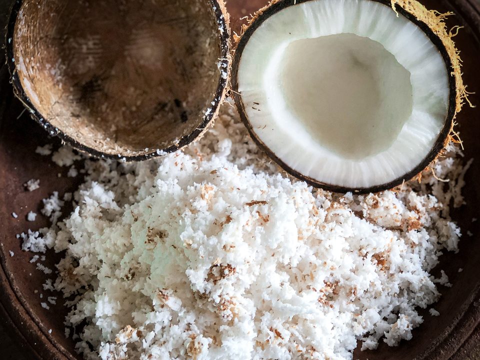 Kokosnuss: Was sie bringt und worauf du beim Kauf achten solltest