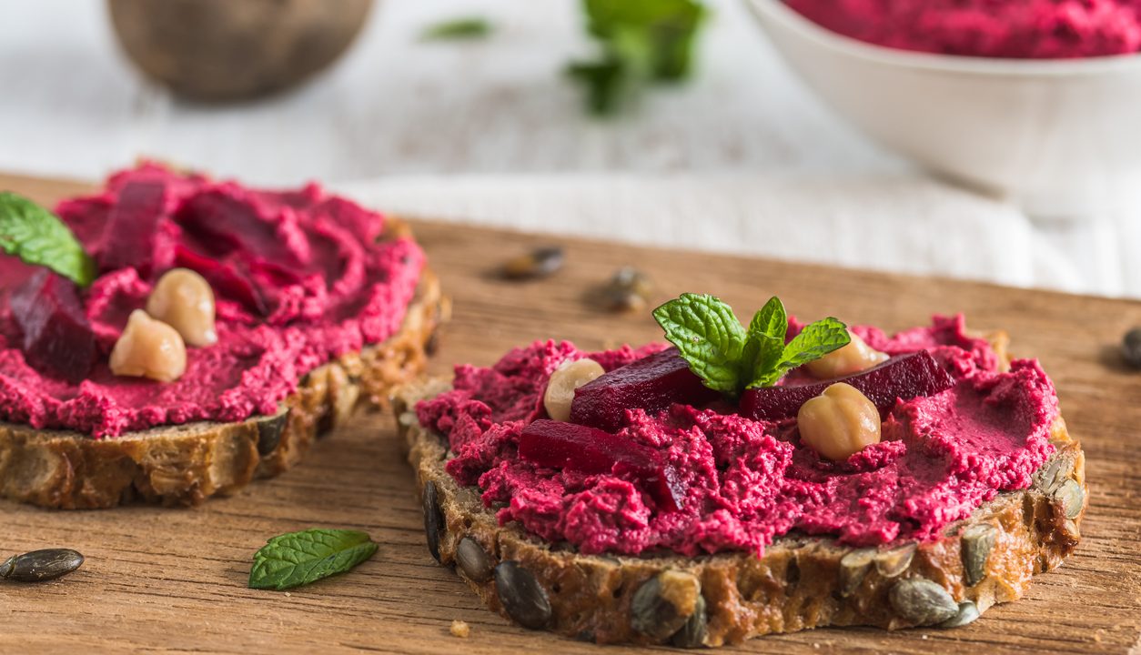 Rote-Bete-Hummus: Cremiger Aufstrich mit leuchtender Farbe und feiner Würze