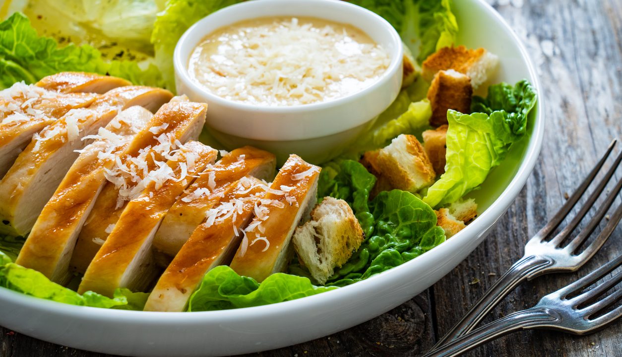 Dieser Caesar Salat macht süchtig: Das Dressing macht den Unterschied