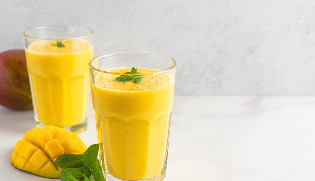 Mango Lassi: Cremiger Joghurt-Drink mit fruchtigem Mangoaroma