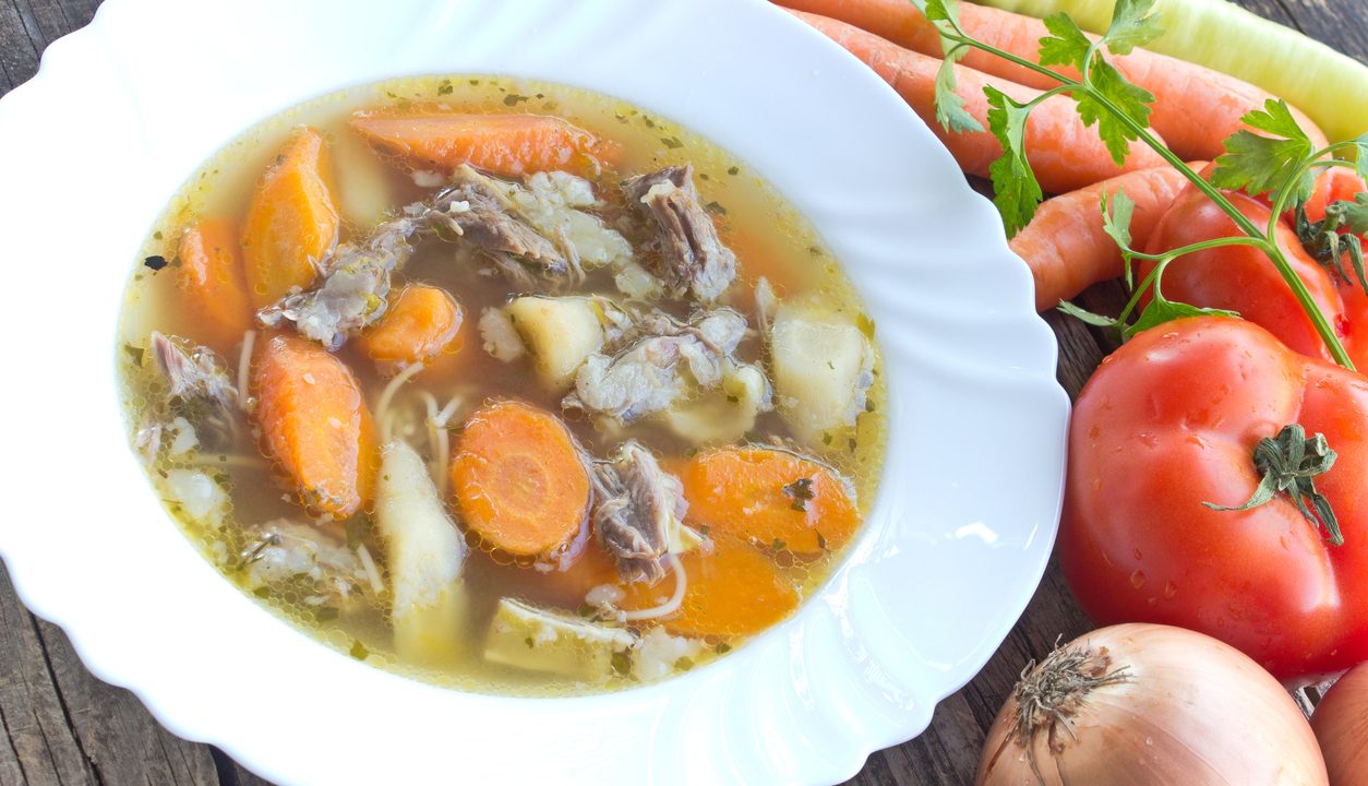 Die klassische Rindersuppe: Ein wärmendes Elixier mit Tradition und Kraft