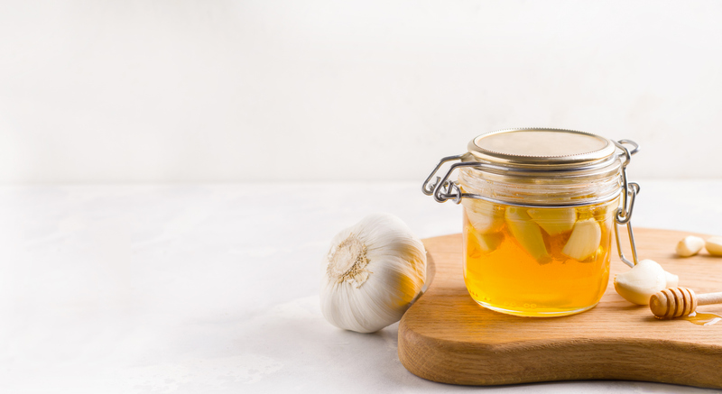 Eingelegter Knoblauch in Honig – Süß, würzig und überraschend lecker