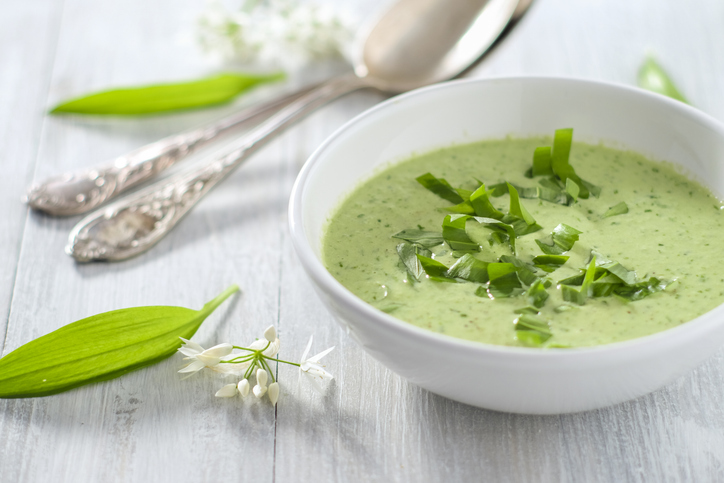 Bärlauchsuppe: Frühlingsfrisch, cremig und voller würzigem Waldaroma