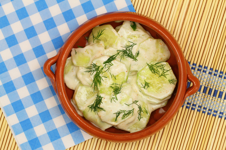 Warum dieser Gurkensalat mit Schmand alle anderen übertrifft