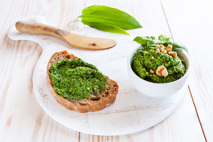 Bärlauchpesto – Warum selbst gemachtes Pesto so viel aromatischer schmeckt
