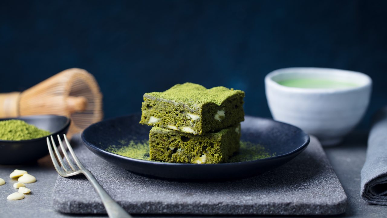 Matcha Brownies: Dieses grüne Rezept überrascht mit Schokolade und feinem Tee-Aroma